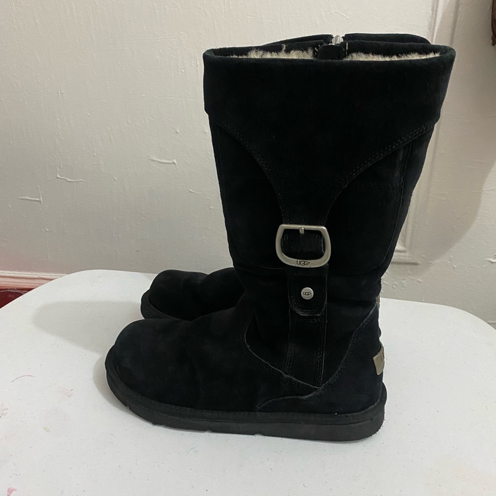 black ugg boots size 8